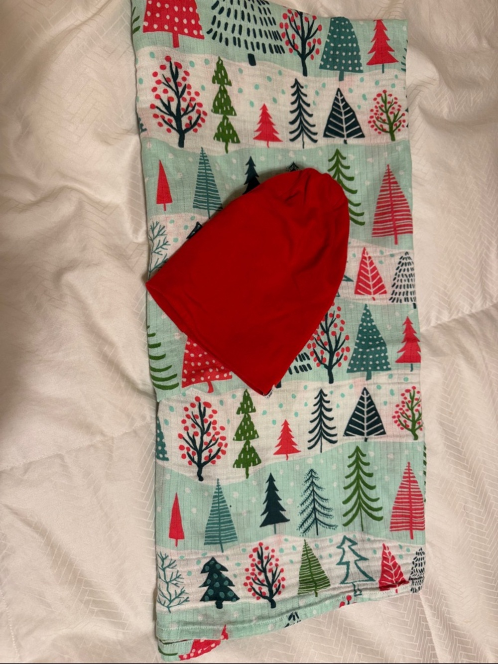 Baby blanket with hat. Christmas theme